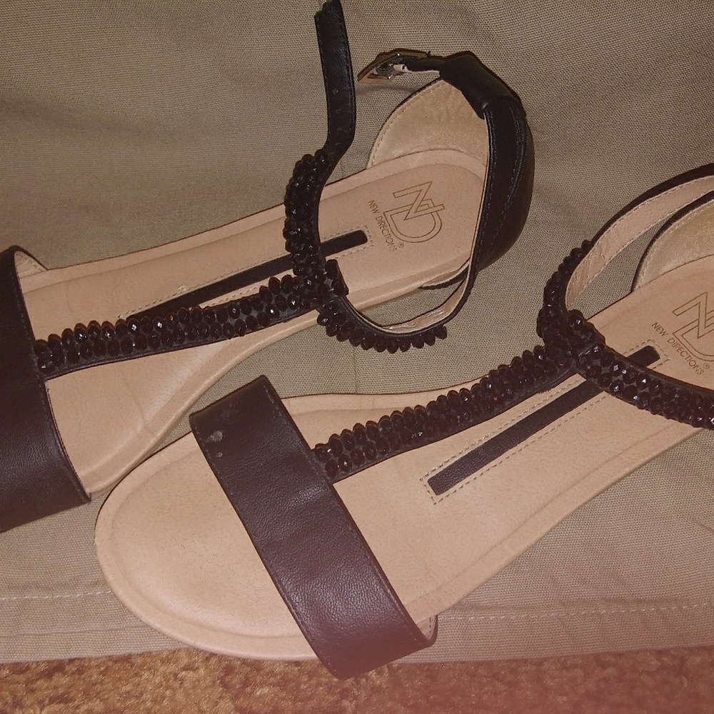 New Direction Sandals - Picture 2 of 3